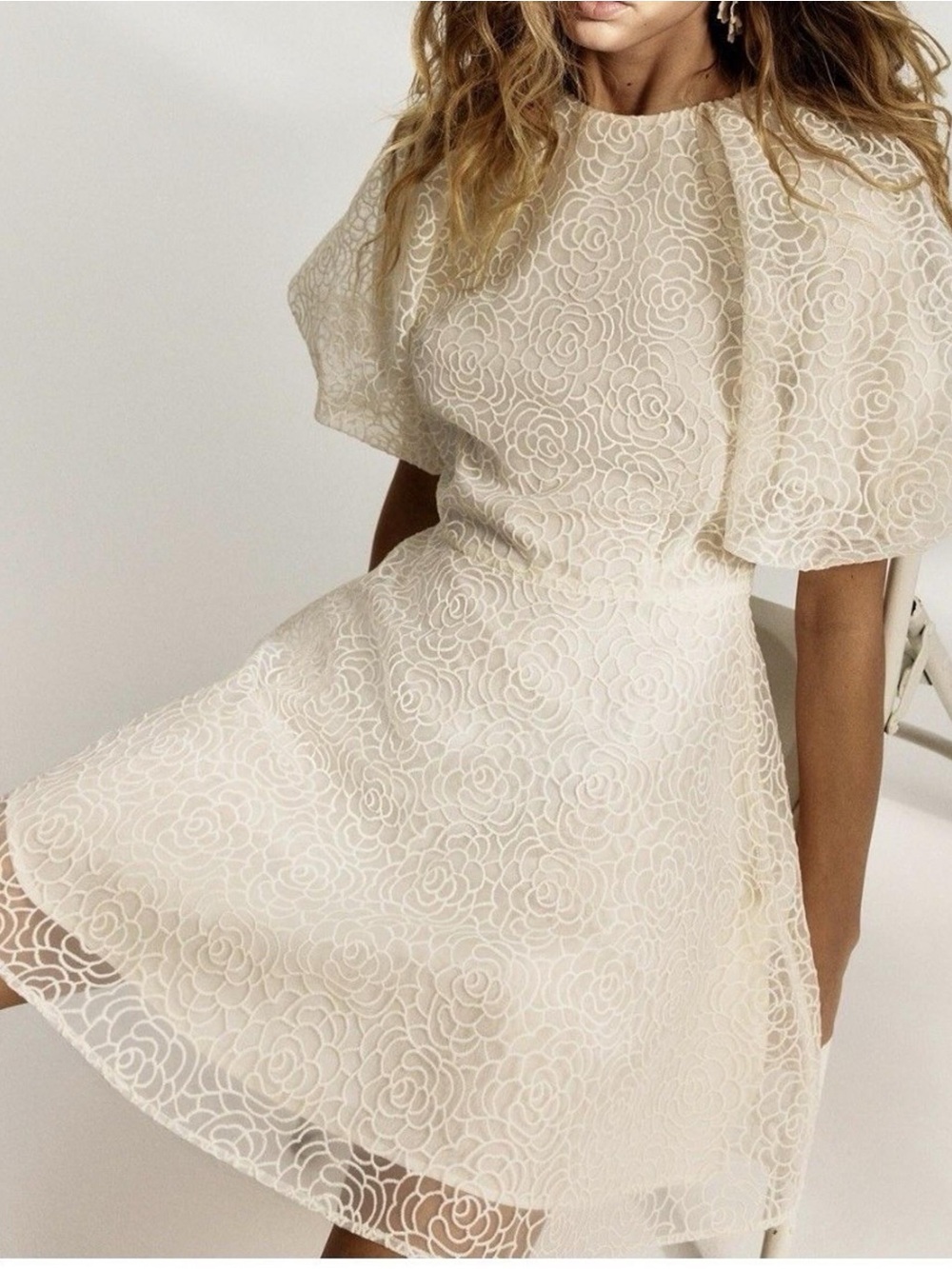 H&M Cream Floral Lace Puff-Sleeve Dress - Picture 5 of 10